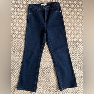 Risen jeans, size 28 (7) dark wash. High waist, boot cut, kick flare. EUC
